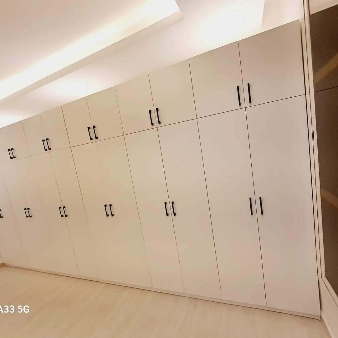 و تركيب الأبواب وصيانته